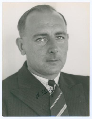 Hedley Verity. Yorkshire & England 1930-1939. Excellent mono press photograph of Verity, head and shoulders, wearing suit and tie. Very nicely signed in ink by Verity to image. The photograph by &lsquo;Photo Fischer. Parliament Chambers C.T.&rsquo; to verso. 6.5&rdquo;x8.5