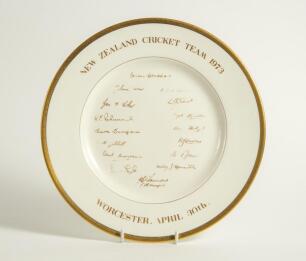 New Zealand 1973. Royal Worcester bone china plate produced by the factory to commemorate the New Zealand tour of England in 1973. The plate bears the printed signatures in gold of the New Zealand touring team visiting Worcester for the opening match of t