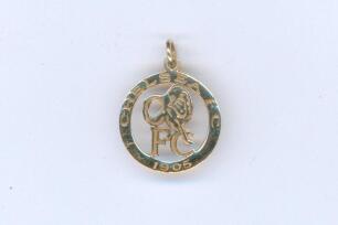 Chelsea Football Club 1905 pendant. The pendant hallmarked for London 1996. 0.75&rdquo; diameter. 1.6g. Very good condition