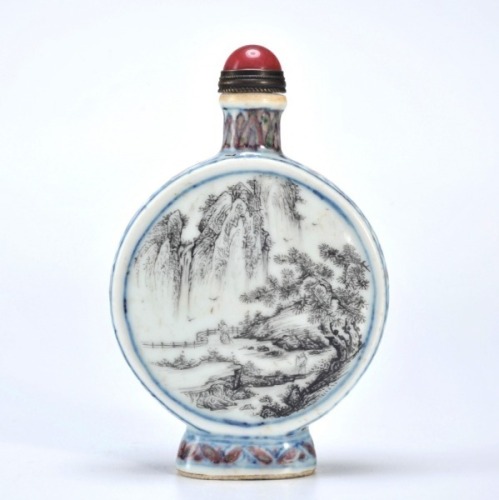 A Grisaille Glazed Snuff Bottle