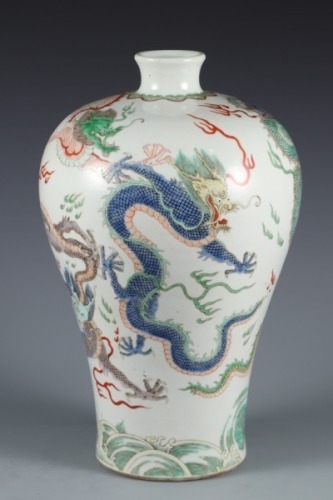 A Famille Verte Dragon Vase Meiping