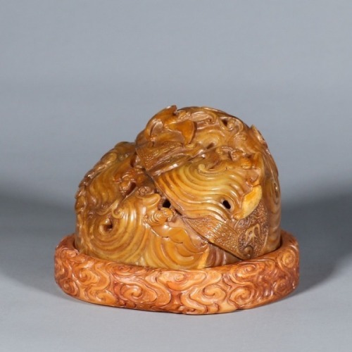A Carved Tianhuang Waves Censer
