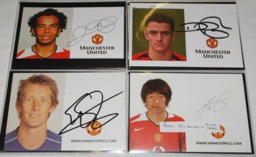 Manchester United F.C. Selection of sixteen official United colour 'half' club cards. Each signed by the player featured. Signatures are Richardson, Pugh, van der Sar, Park Ji-Sung, Veron, P. Neville, Nani, G. Neville, Rachubka, Rossi, van Nistelrooy, Ron