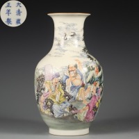 A Famille Rose Figural Vase Qing DynastyÃŠ