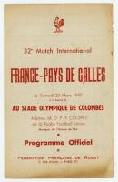 France v Wales 1957. Official programme for the 'Five Nations' International match played at Stade Olympique de Colombes, 23rd March 1957. Some creasing and age toning, otherwise in good condition - rugby<br><br>Wales beat France 19-13