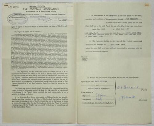 Charlton Athletic. Original official four page agreement/ contract between Donald Edward Townsend and Jack Phillips, Secretary of Charlton Athletic to play for Charlton for the 1959/60 season. Signed by Townsend and Phillips in ink and dated 12th May 1959