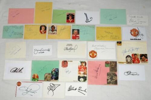 Manchester United F.C. 1970s-2000s. Twenty six signatures in ink of Manchester United players, the majority individually signed to album pages or cards, the odd signature on label laid down. Signatures include the rarer Alan Davies (seven appearances, die