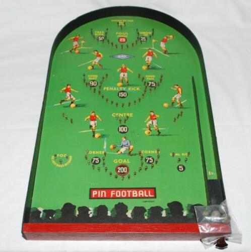 'Pin Football' 1960s. Original football bagatelle game with three original balls. Very good condition - football