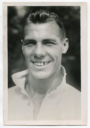 Douglas Hunt. Tottenham Hotspur 1934-1937. Mono postcard size real photograph of Hunt, head and shoulders, in Spurs shirt. Photograph by Dailypress Photographic Agency, with stamp to back. 4"x6". Good+ condition - football<br><br>Doug Hunt, a centre forwa