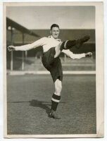 John Harris. Tottenham Hotspur 1939. Mono real photograph of Harris, full length on the pitch, in Spurs attire. Photograph by British International Photos, with stamp to back. 4.75"x6.5". Good+ condition. A rarer photograph - football<br><br>Gentleman Joh