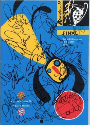 Manchester United v Bayern Munich. European Champions League Cup final 1998/99. Official programme for the Final held at the Nou Camp, Barcelona, 26th May 1999. The programme is signed to the front cover by approx. twenty two members of the Manchester Uni