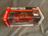 ERTL Auto World Road & Track 1937 Cord 812 Convertible
