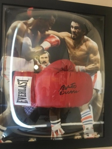 Roberto Duran Signed And Framed Glove Certificate of Authenticity