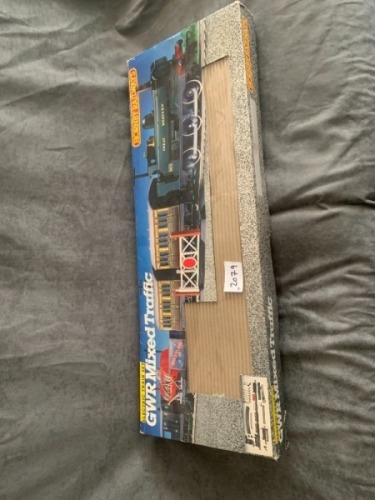 Hornby Railways GWR Mixed Traffic electric train set