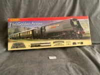 Hornby The Golden Arrow 00 gauge Train set
