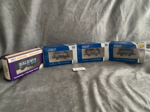 Set of 4 Dapol 00 gauge accessories