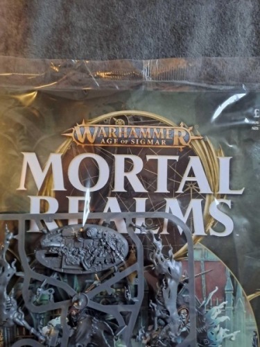 Mortal Realms Warhammer Age of Sigmar Issue 14