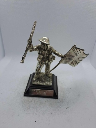 Royal Hampshire Art Foundry the British army V.E day 1945-1995 pewter golden tint no box