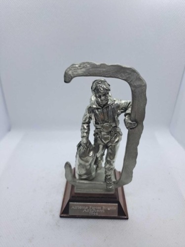 5 x Royal Hampshire & English Minitures Pewter & Silver Plated Figures, See Description for more information.