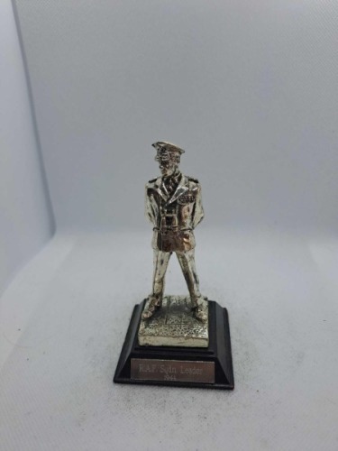 5 x Royal Hampshire & English Minitures Pewter & Silver Plated Figures, See Description for more information.