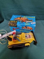 Lincoln International Steerable Remote Control Bulldozer Cat No 7000 (Ref PA572)