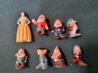 Disneyana A Collection Of Marx Disneykins Miniatures Snow White And The Seven Dwarfs Figurines (Ref PA843)