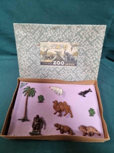 Timpo Zoo Series 9 X Lead Set Painted Models On Original Insert The Set Is Made From Painted Cast Lead And Dates From The 1930s/1950s (Ref PA856)