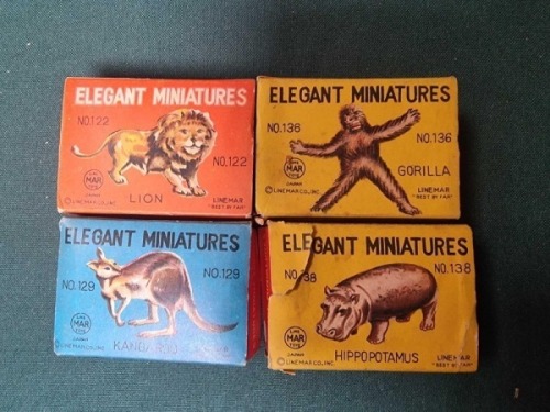 Marx Toys Elegant Miniatures Figurine Toys With Original Box A Collection Of 4 Animals Including Nr 136 Gorilla, Nr 38 Hippopotamus Nr 122 Lion And Nr 129 Kangaroo (Ref PA865)
