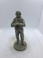 3x die-cast model soldiers. pilote u.s b. 24 - military police - rangers u.s Possibly Royal Hampshire/ English Minitures
