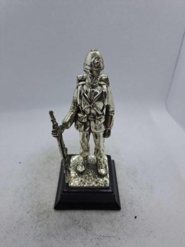 5 x Royal Hampshire & English Minitures Pewter & Silver Plated Figures, See Description for more information.