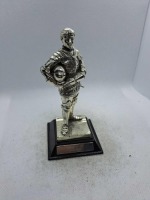 Royal Hampshire / English Minitures The Royals. Henry v 1413-1422. Elizabeth I 1558-1603. George I 1714-1727. all models are pewter silver plated no boxes
