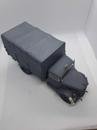 Airfix Models 5x ww2 mixed transport vehicles