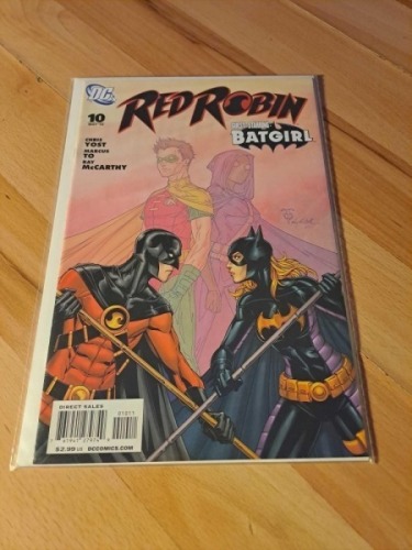 DC Comics. Red Robin ( 2 Issues in this Lot)