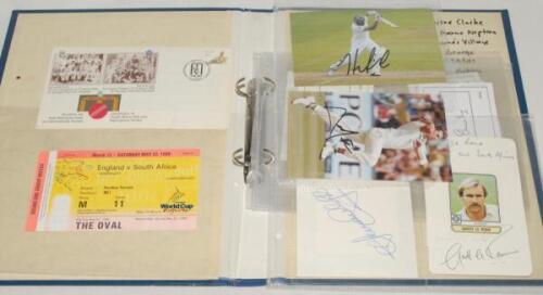 South Africa signatures 1970s onwards. Twenty four autographs individually signed ink ink, the majority to ‘South Africa Test Player’ cards and the odd photograph etc. Signatures include Hashim Amla, Dale Steyn, Lance Klusener, Herschelle Gibbs, Garth Le 