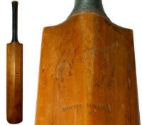 Elias Henry ‘Patsy’ Hendren. Middlesex & England 1907-1937. Australia v England 1928/29. Warsop ‘Extra Special’ cricket bat used by Patsy Hendren in scoring 169 runs in the first Test match of the series played in Brisbane on the 30th November, 1st, 3rd, 