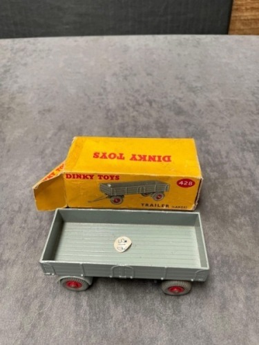 Dinky Toys Diecast #428 Large Trailer Grey with 
Red hubs (Later renumbered to 551) 1955-64 in box (one end has no tabs, the other has one tab missing and flap detached)