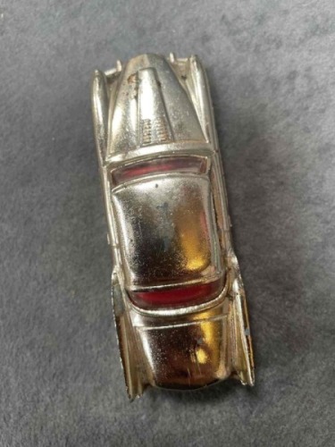 Corgi diecast #211S Studebaker Golden Hawk In Gold With Red Interior Some Oxidation Very Good Model Unboxed 1960 - 1965