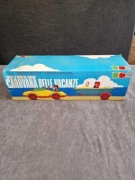 Clockwork Musical Car And Boat Vintage Set By Sebino Toys Spain Carovana Delle Vacanze 1980s Viaggia Al Suono Del Carillon!""... Or In English.... ""The Holiday Caravan Travels By Means Of A Music Box "" Charming Italian Made Large Plastic Musical Car And