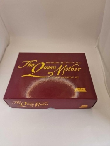 Lledo diecsat #QM1004 Her Majesty Quuen Elizabeth The Queen mother commerative set