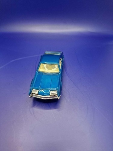 Corgi diecast unboxed oldsmobile tornado in metallic blue