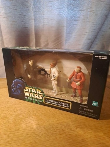 Star Wars The Power Of The Force Cantina Aliens Labria, Nabrun Leids, Takeel, Star Wars The Power Of The Force Cantina Aliens Labria, Naburn Leids, Takeel. Mos Eisley Set 3 Mini Figures And Weapons Included. Hasbro #84059