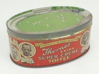 Australia tour of England 1926. An oval colour Thorne’s Super Extra Creme Toffee tin ‘A Souvenir of the Australian’s Visit in 1926’. With named cameo images/pictures of the Australian team to the sides and portrait of the Oval cricket ground to lid. Playe