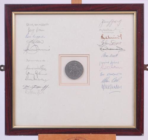 England v Australia 1977. A small mounted presentation comprising of a Queen’s Silver Jubilee 1977 crown coin to centre of mount and signed in ink to left and right borders by eleven of the Australian and eleven of the England players who played in the 19