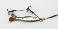 A very rare un-named Ustonson Pearl Minnow 1 ½" bait, fish shaped lure with two mother o'pearl flanks mounted to nickel silver plate, loop eye with twin gimp mounted flying treble hooks, short gimp trace with box swivel, this model can be seen on Ustonso