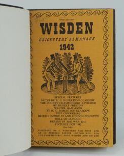 Wisden Cricketers’ Almanack 1942. 79th edition. Only 4100 paper copies were printed in this war year. Bound in dark brown boards, with original paper wrappers, title and date in gilt to spine, beautifully marbled page block edge. Very good condition. Rar