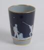 Golf beaker. An attractive Copeland Late Spode beaker, the body decorated with a continuous scene of golfers and caddies in white raised relief displaying various golfing swings and poses on a cobalt blue and grey ground with floral decoration, gilt lustr - 2