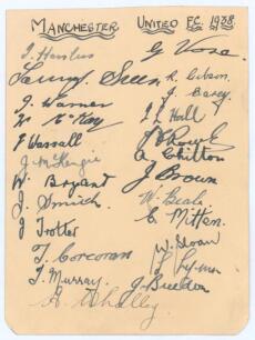 ‘Manchester United 1938’. Rare album page very nicely signed in ink by twenty four Manchester United players. Signatures include Hanlon, Warner, McKay, Wassall, Bryant, Smith, Corcoran, Murray, Whalley, Vose, Carey, Rowley, Brown, Breedon etc. Adhesive ma