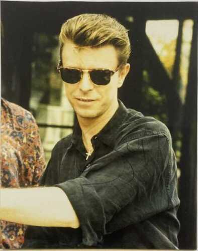 DAVID BOWIE 1991 SIGNED PHOTO