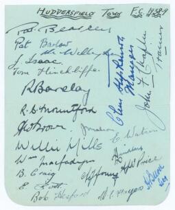 Huddersfield Town F.C. 1938/39. Album page nicely signed in black and blue inks by twenty players, also the manager, Clem Stephenson and trainer Jack Chaplin. Players&rsquo; signatures include Pat Beasley, Pat Barlow, Jimmy Isaac, Tom Hinchcliffe, Bobby Barclay